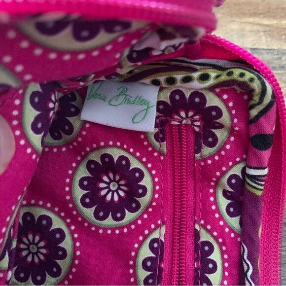 Vera Bradley Very Berry Paisley Convertible Wristlet RETIRED Pattern - Picture 4 of 10